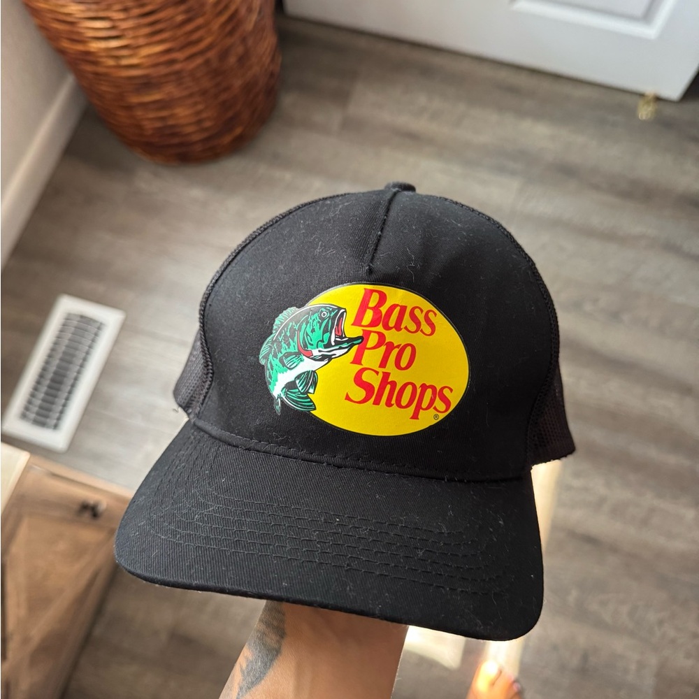 Bass Pro Shops Black Mesh Cap